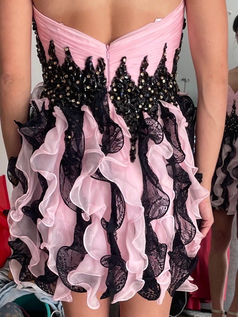 Mac Duggal Pink & Black Strapless Ruffle Cocktail Dress – Beaded Corset – Size 4 - Picture 4 of 4